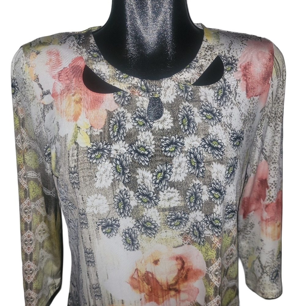 Emotions Paisley Floral Print Top with Cutout Neckline M
